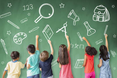 school children drawing learn stuff icon on the chalkboard